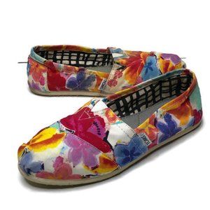 SOLD! TOMS Classic Floral Slip-On Shoes Flats